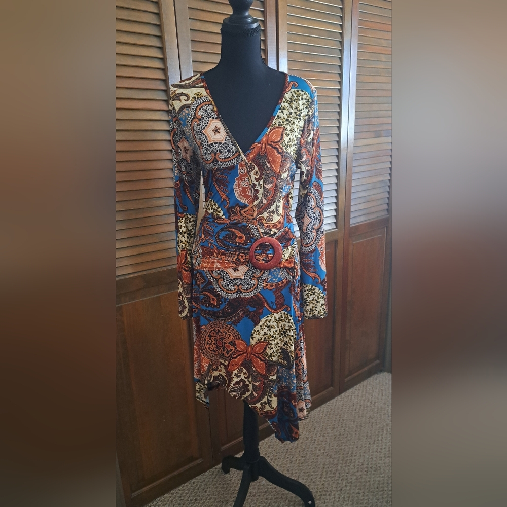 VENUS Vibrant Paisley Long Sleeve Dress
